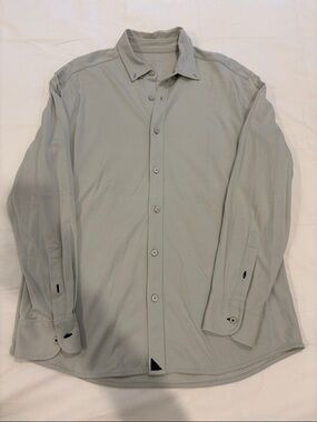 UNTUCKit Men's Long-Sleeve Button-Up Shirt in Light Gray